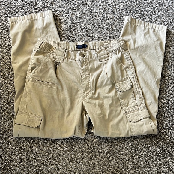 5.11 Tactical Pants - 5.11 Tactical Women’s Khaki Cargo Pants 32/34 EUC